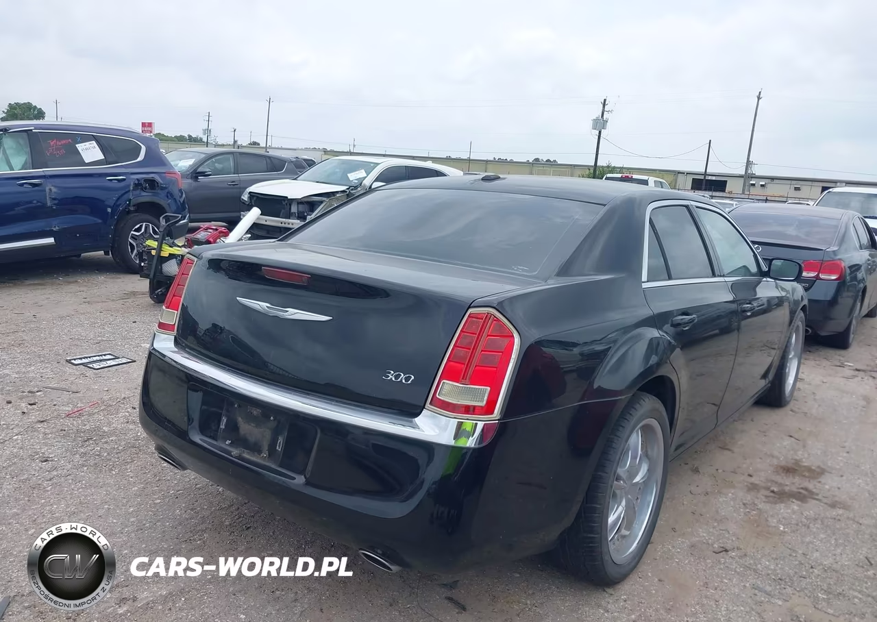 2012 Chrysler 300 VIN:2C3CCAAG2CH107173 - 4