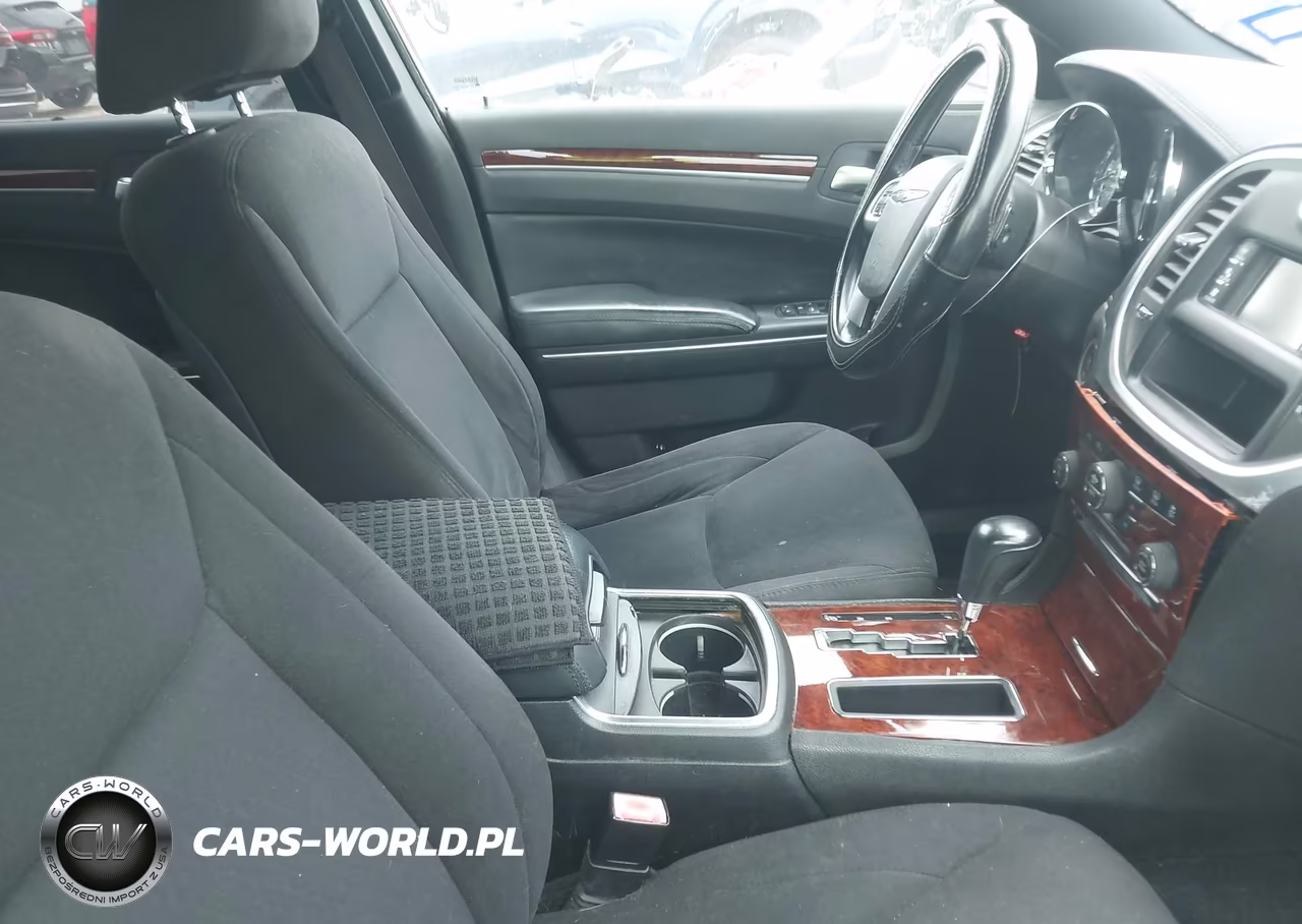 2012 Chrysler 300 VIN:2C3CCAAG2CH107173 - 5