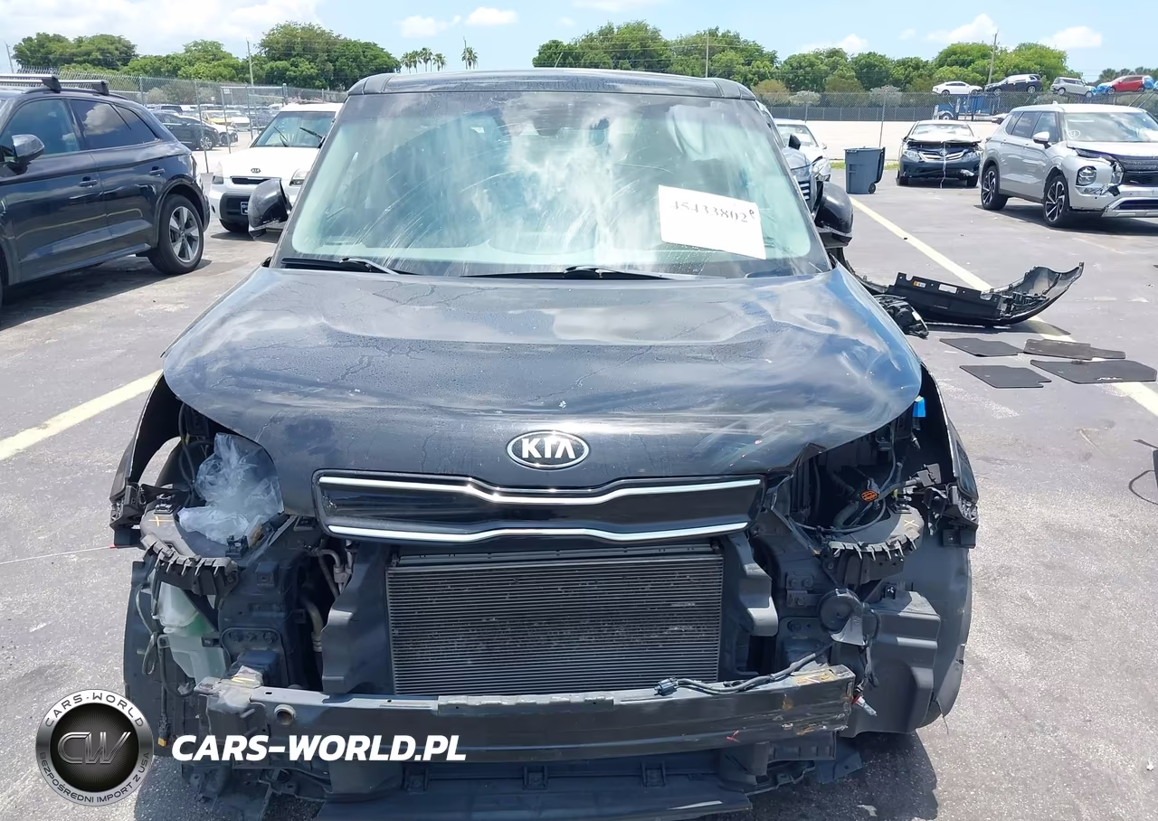 2017 Kia Soul + VIN:KNDJP3A52H7490214 - 13