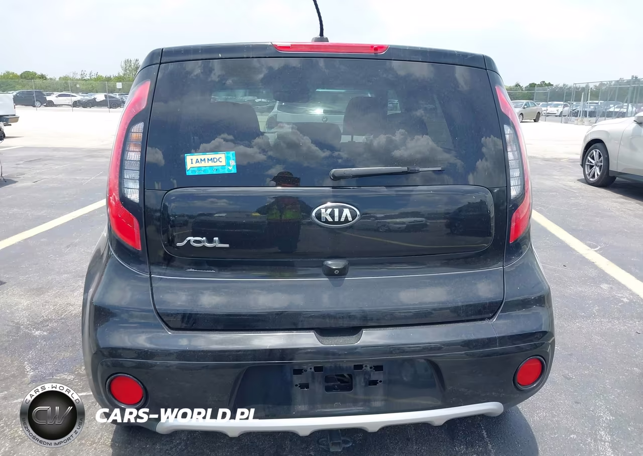 2017 Kia Soul + VIN:KNDJP3A52H7490214 - 17