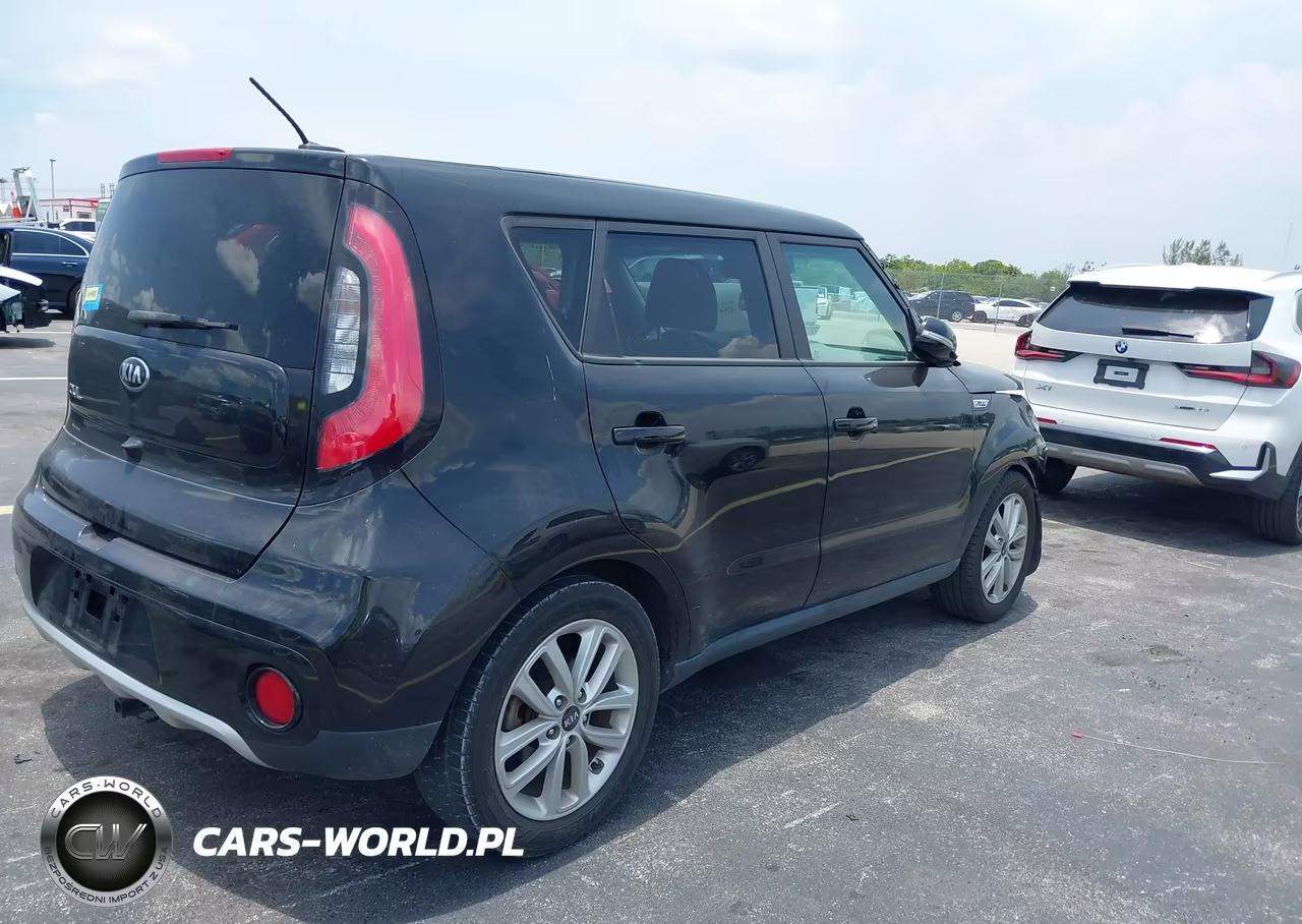 2017 Kia Soul + VIN:KNDJP3A52H7490214 - 4