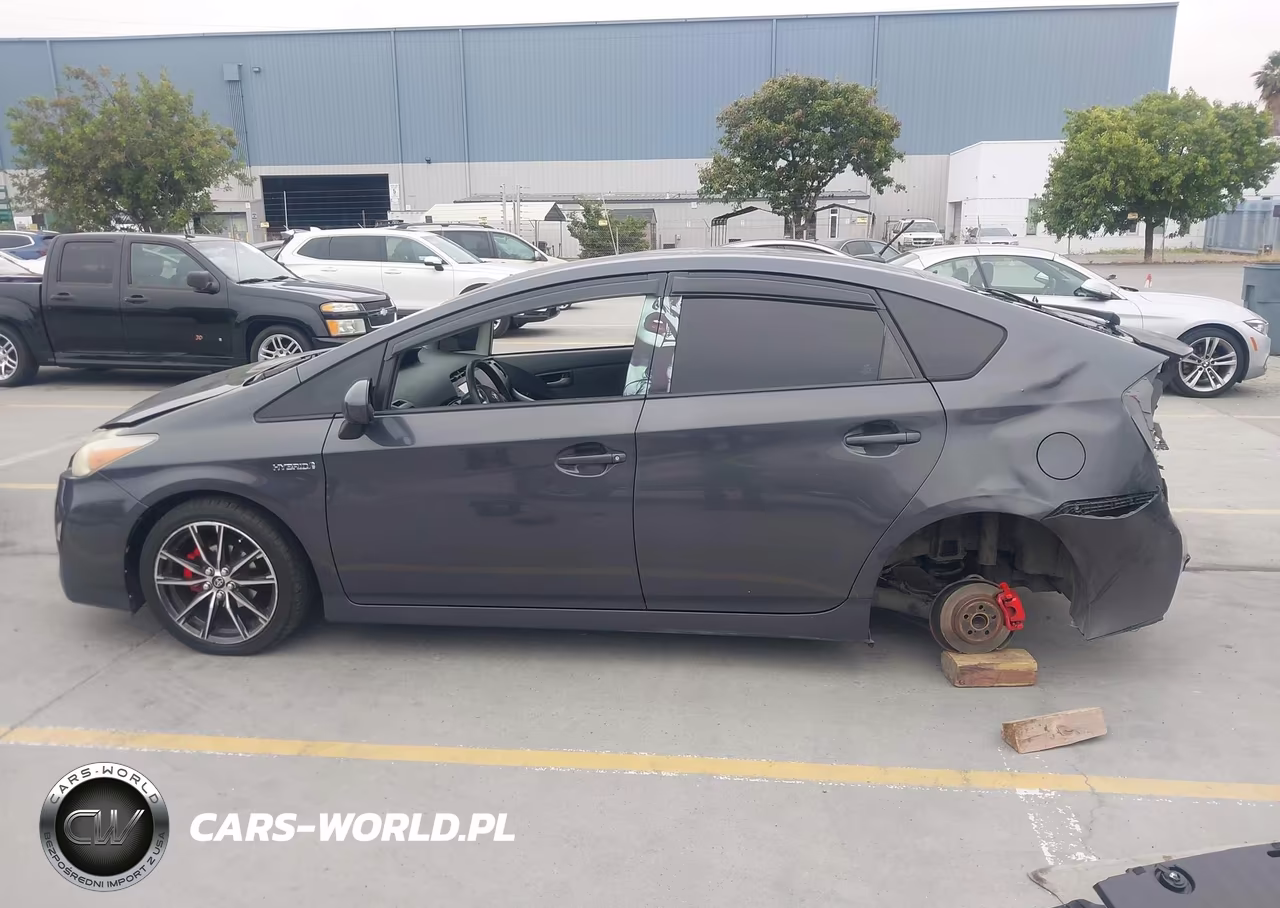 2011 Toyota Prius Two VIN:JTDKN3DU8B5308659 - 17