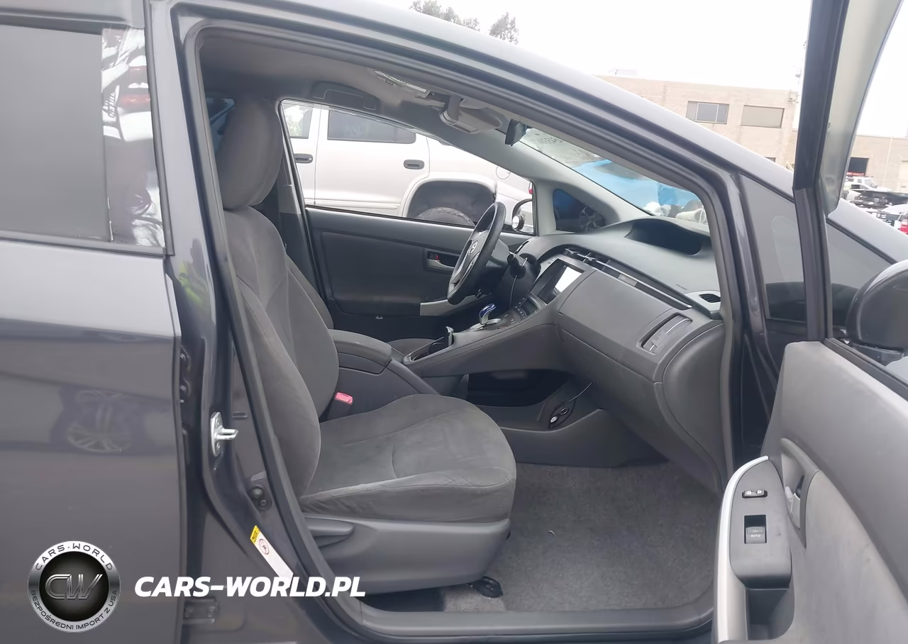 2011 Toyota Prius Two VIN:JTDKN3DU8B5308659 - 5