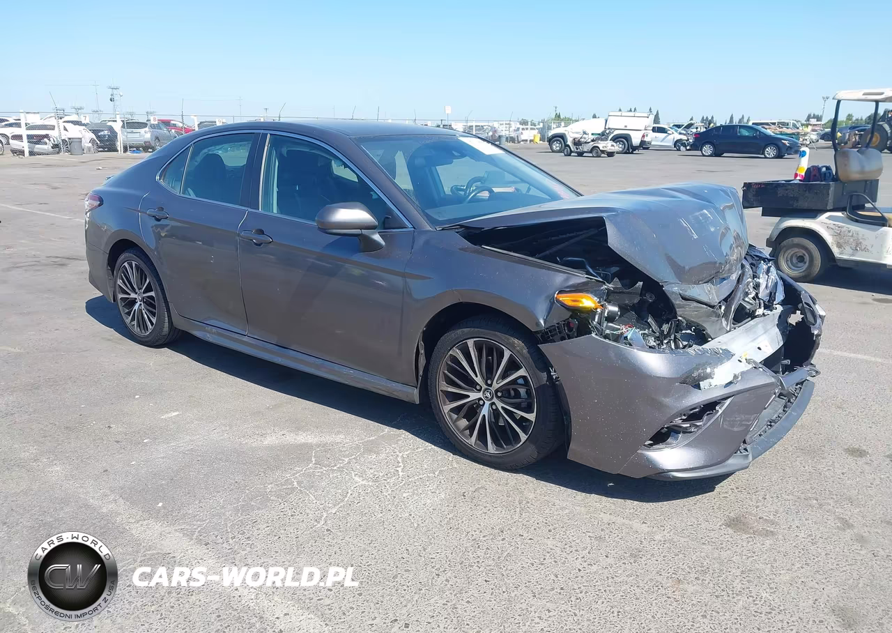 2019 Toyota Camry Se – zdjęcie 1 z 17