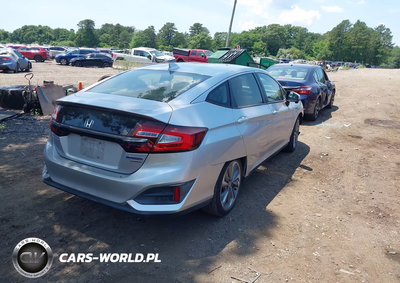 2018 Honda Clarity Plug-In Hybrid Touring VIN:JHMZC5F32JC019256 - 4