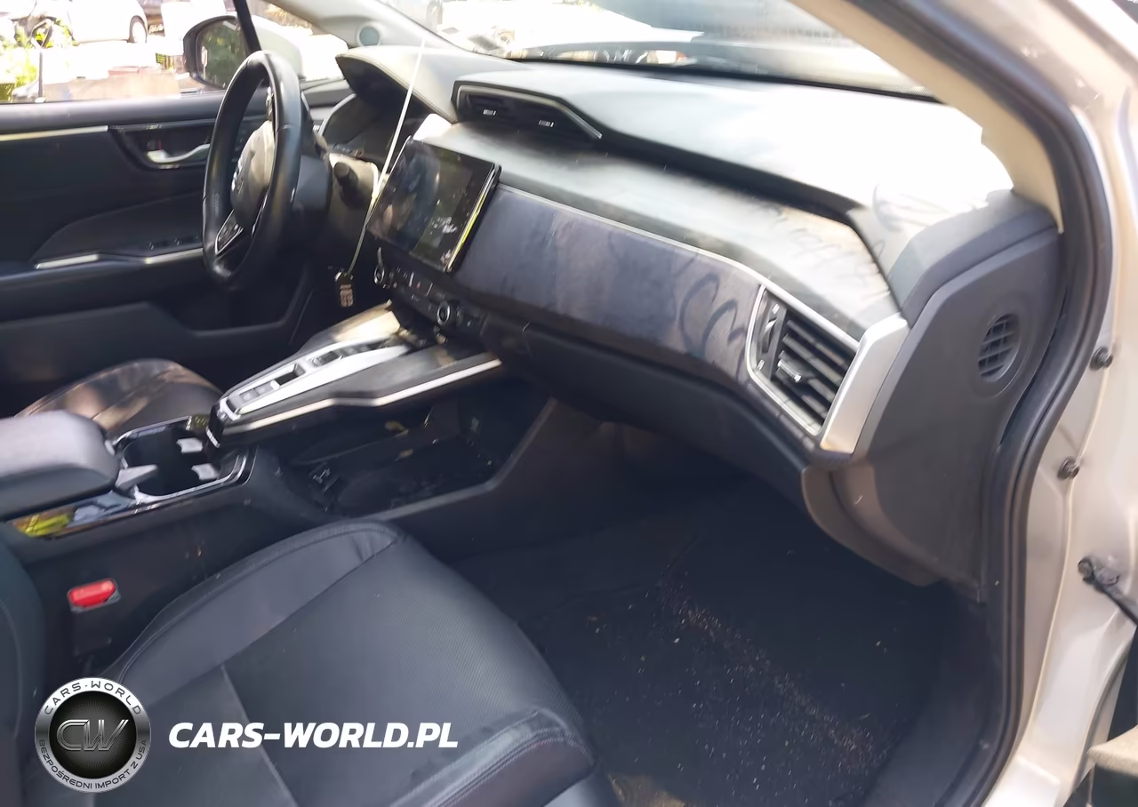 2018 Honda Clarity Plug-In Hybrid Touring VIN:JHMZC5F32JC019256 - 5
