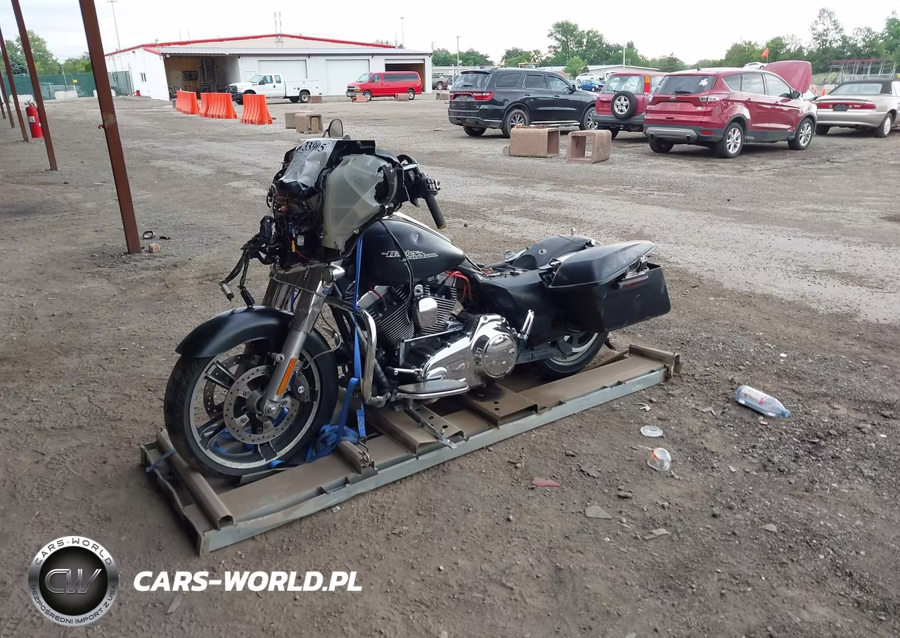 2014 Harley-Davidson Flhx Street Glide VIN:1HD1KBM18EB688983 - 2