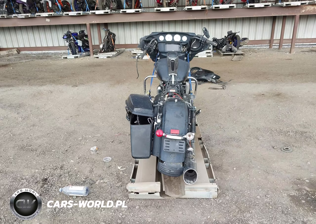 2014 Harley-Davidson Flhx Street Glide VIN:1HD1KBM18EB688983 - 6