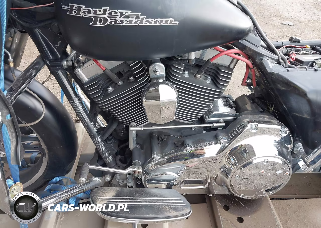 2014 Harley-Davidson Flhx Street Glide VIN:1HD1KBM18EB688983 - 9