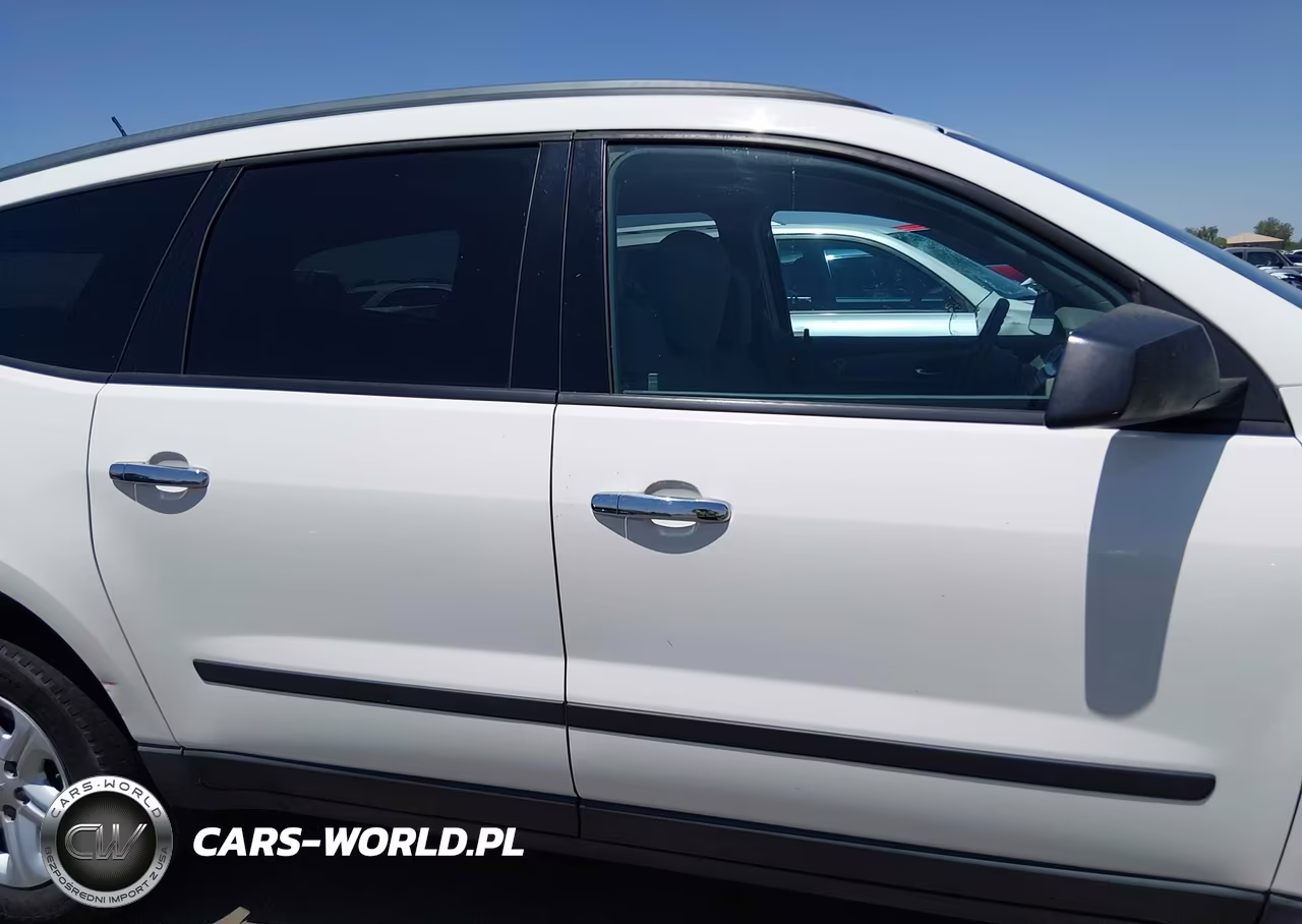 2015 Chevrolet Traverse Ls VIN:1GNKRFKD9FJ116177 - 14