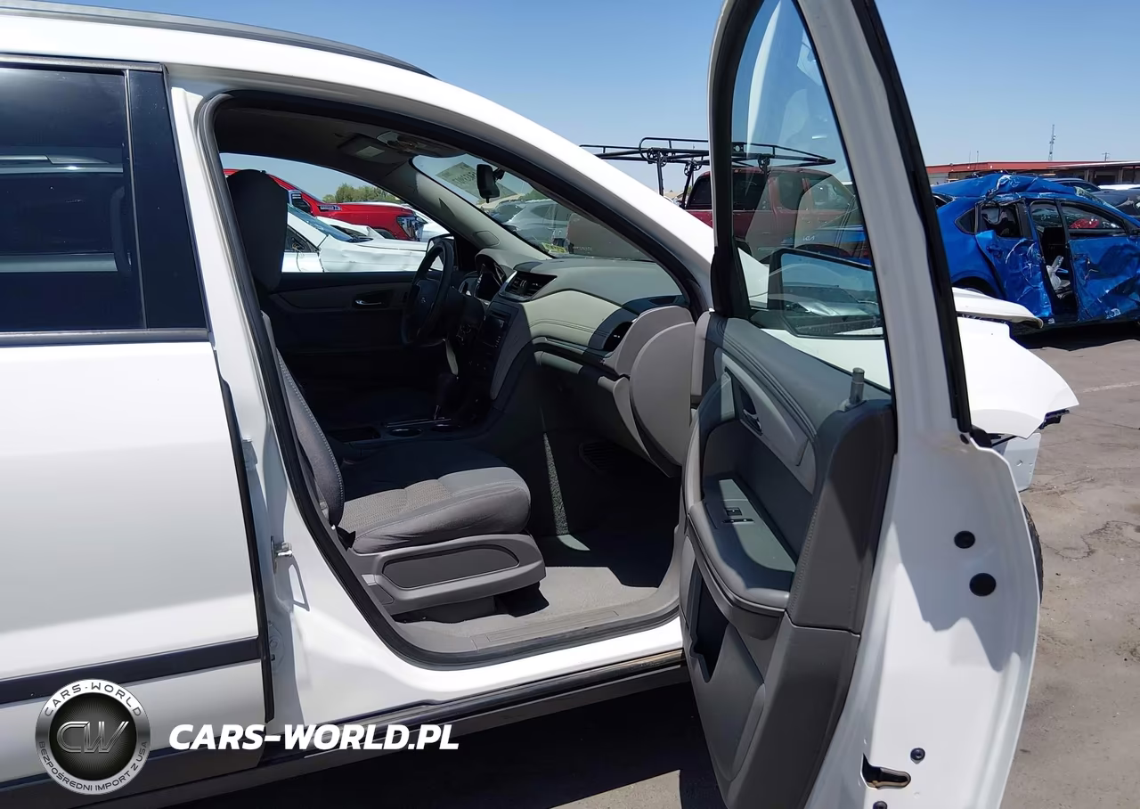 2015 Chevrolet Traverse Ls VIN:1GNKRFKD9FJ116177 - 5