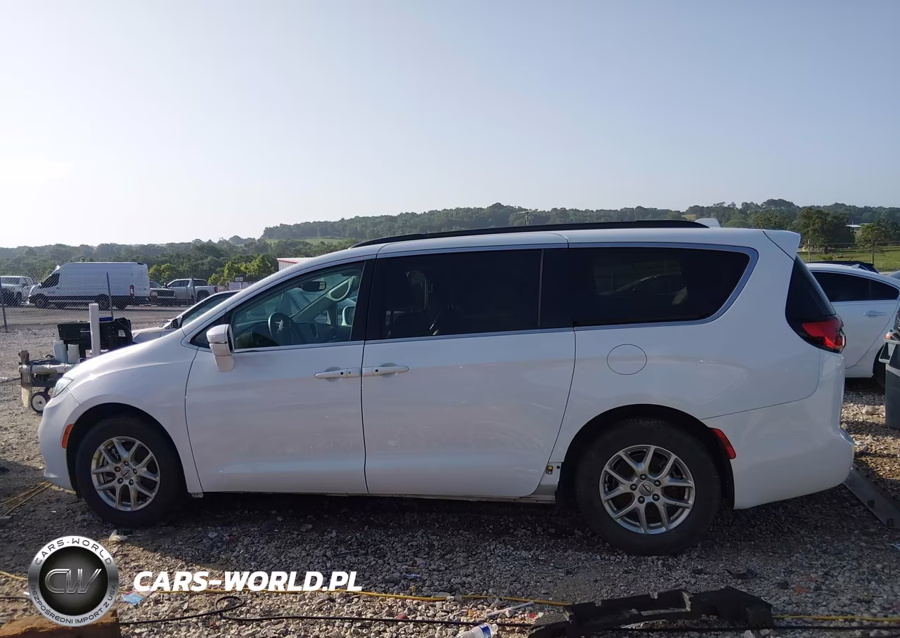 2022 Chrysler Pacifica Touring L VIN:2C4RC1BG1NR177619 - 15