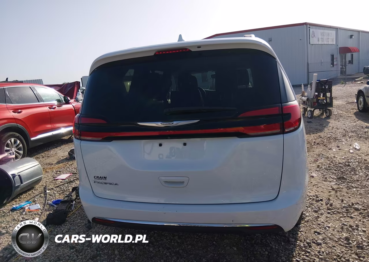 2022 Chrysler Pacifica Touring L VIN:2C4RC1BG1NR177619 - 17