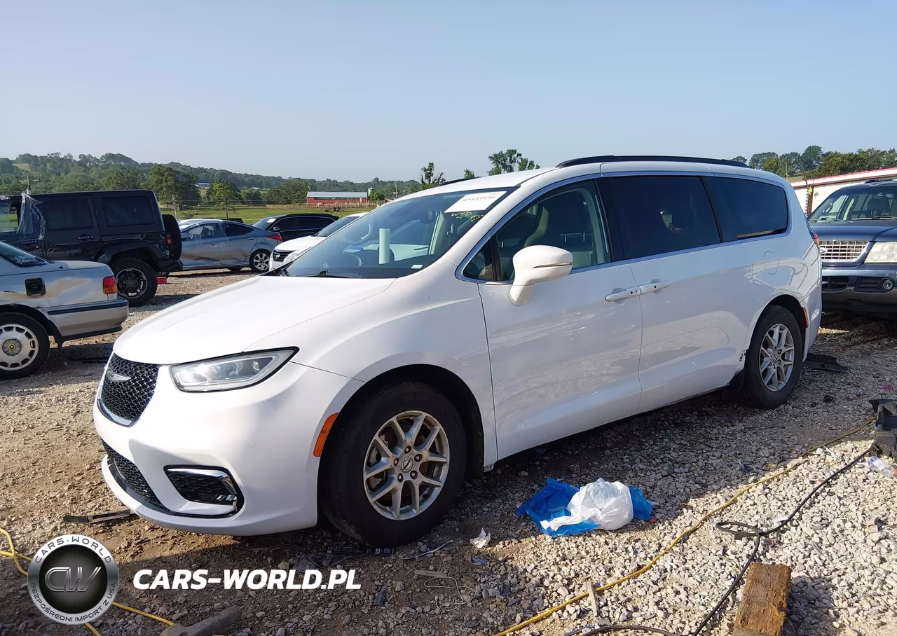 2022 Chrysler Pacifica Touring L VIN:2C4RC1BG1NR177619 - 2