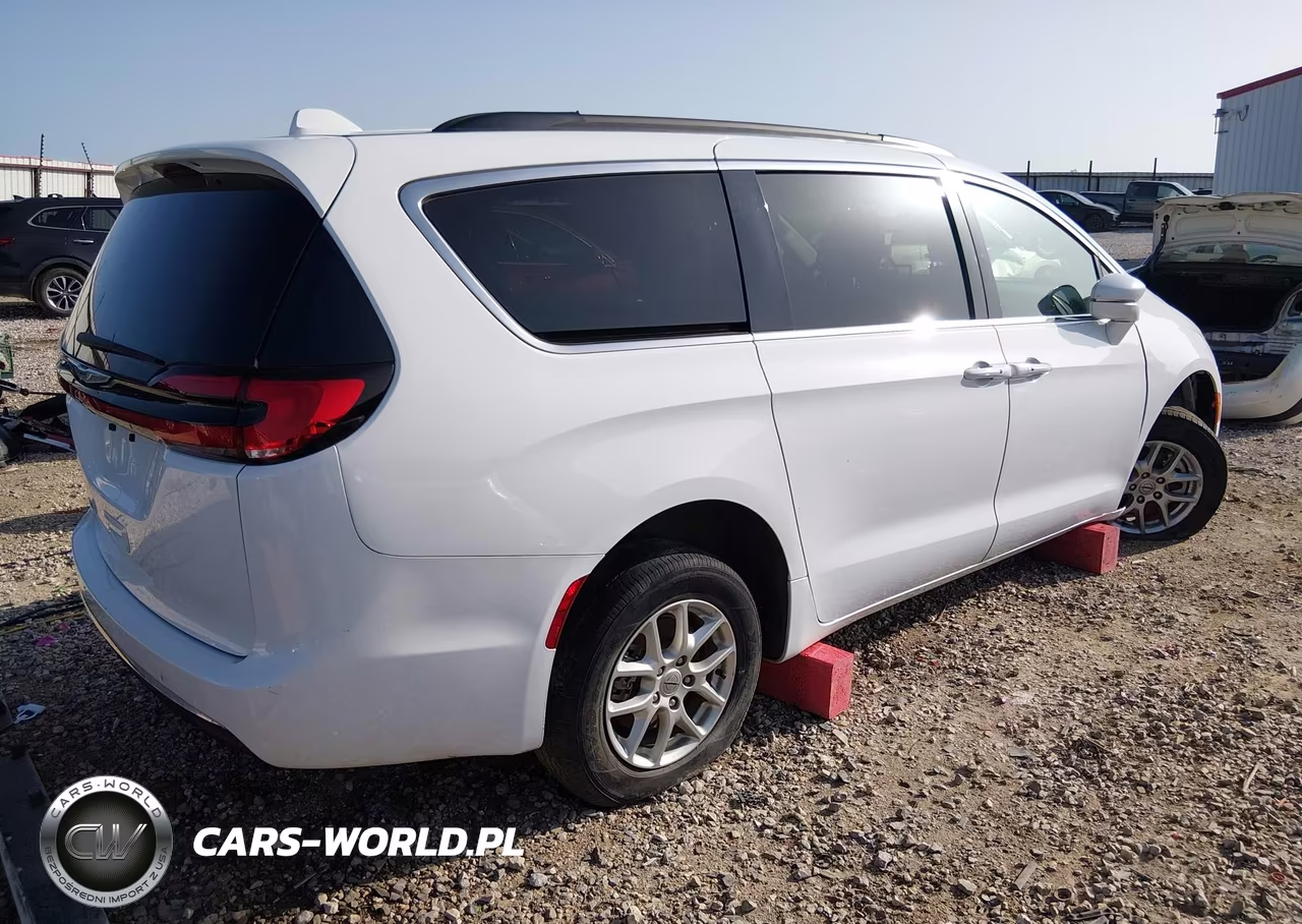 2022 Chrysler Pacifica Touring L VIN:2C4RC1BG1NR177619 - 4