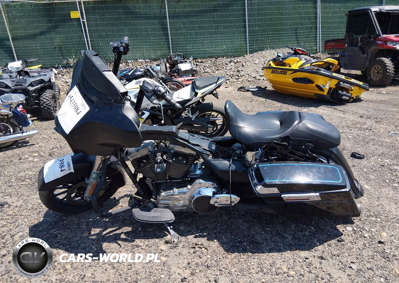 2014 Harley-Davidson Flhx Street Glide VIN:1HD1KBM17EB672113 - 12