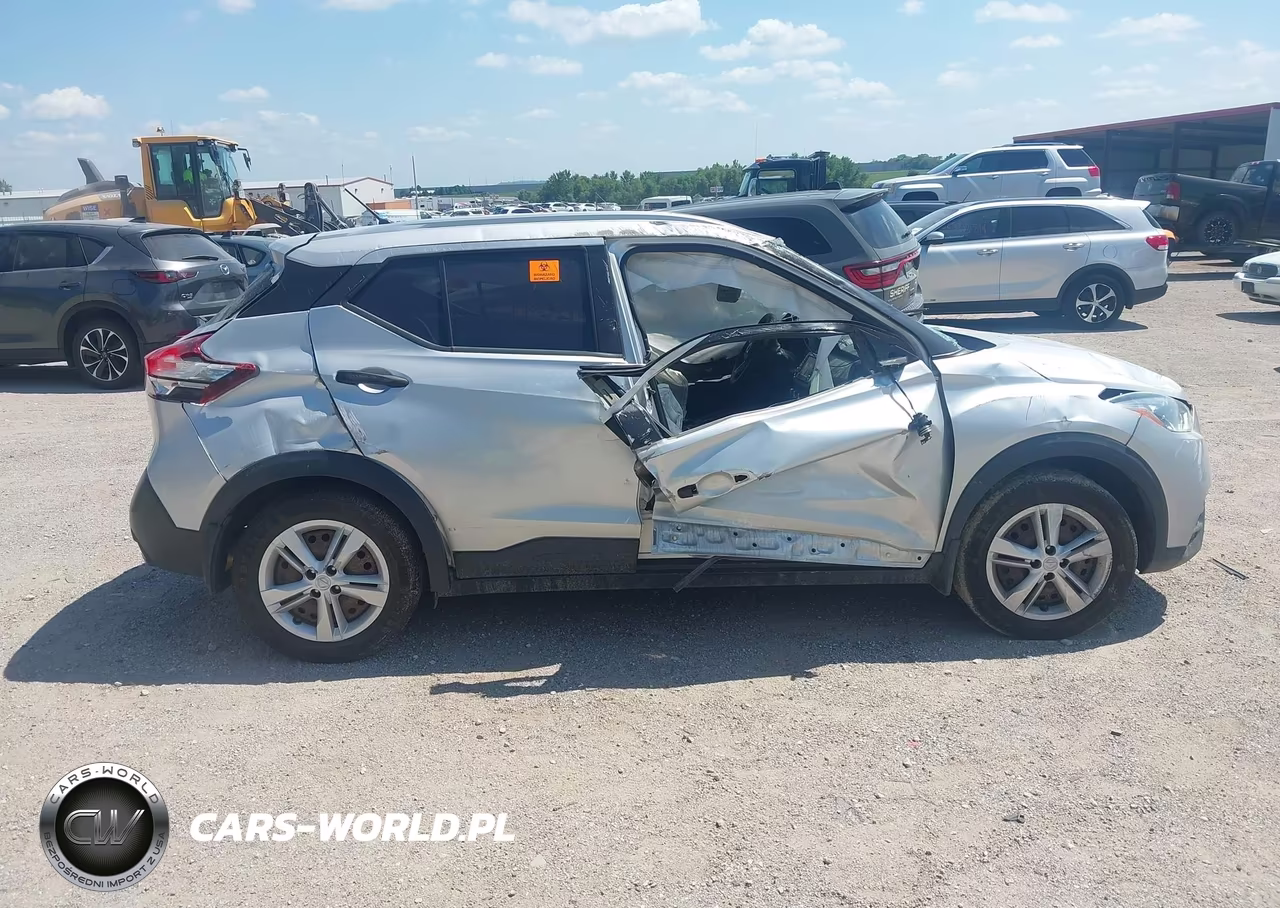 2019 Nissan Kicks S VIN:3N1CP5CU9KL533879 - 13