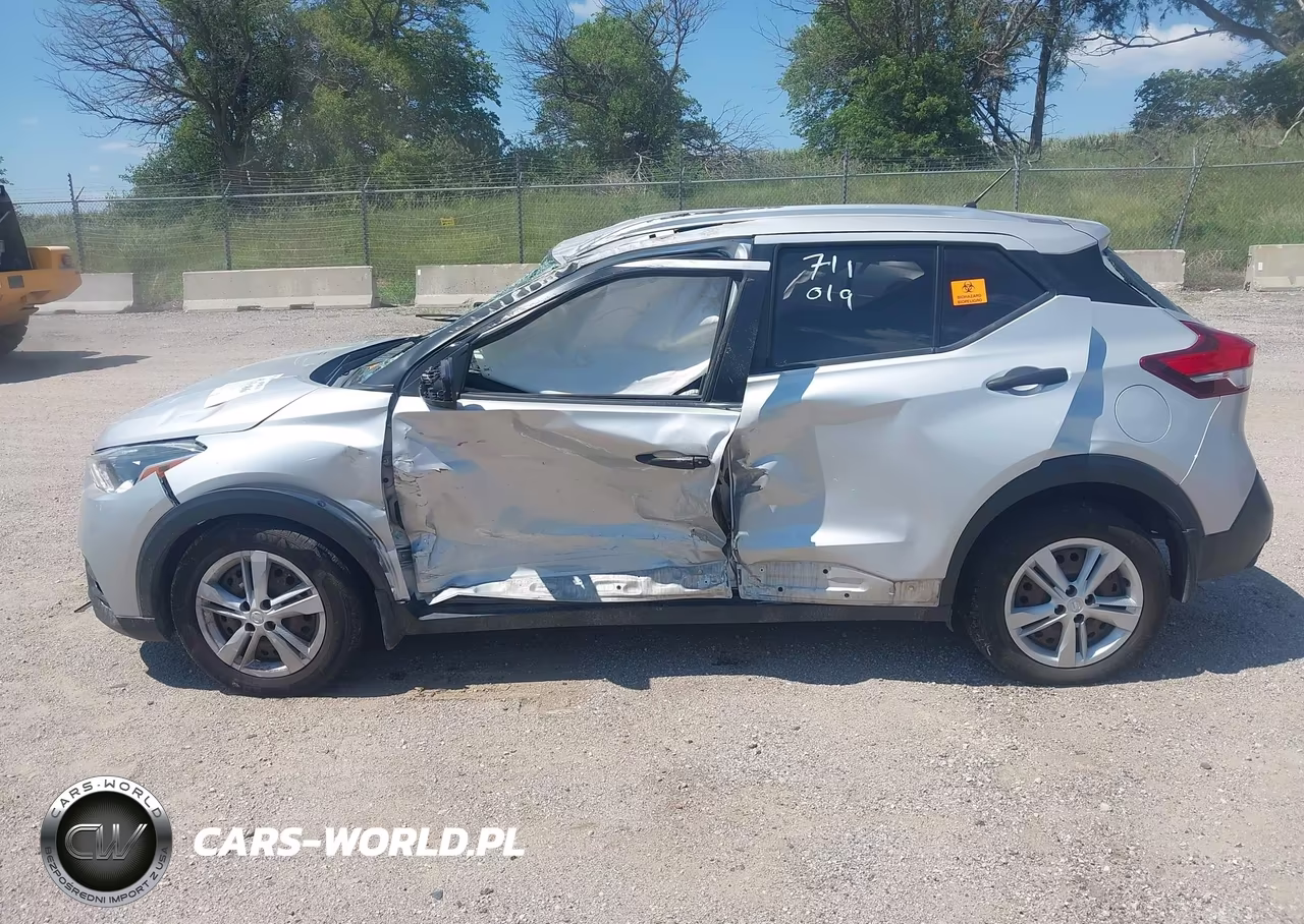 2019 Nissan Kicks S VIN:3N1CP5CU9KL533879 - 14