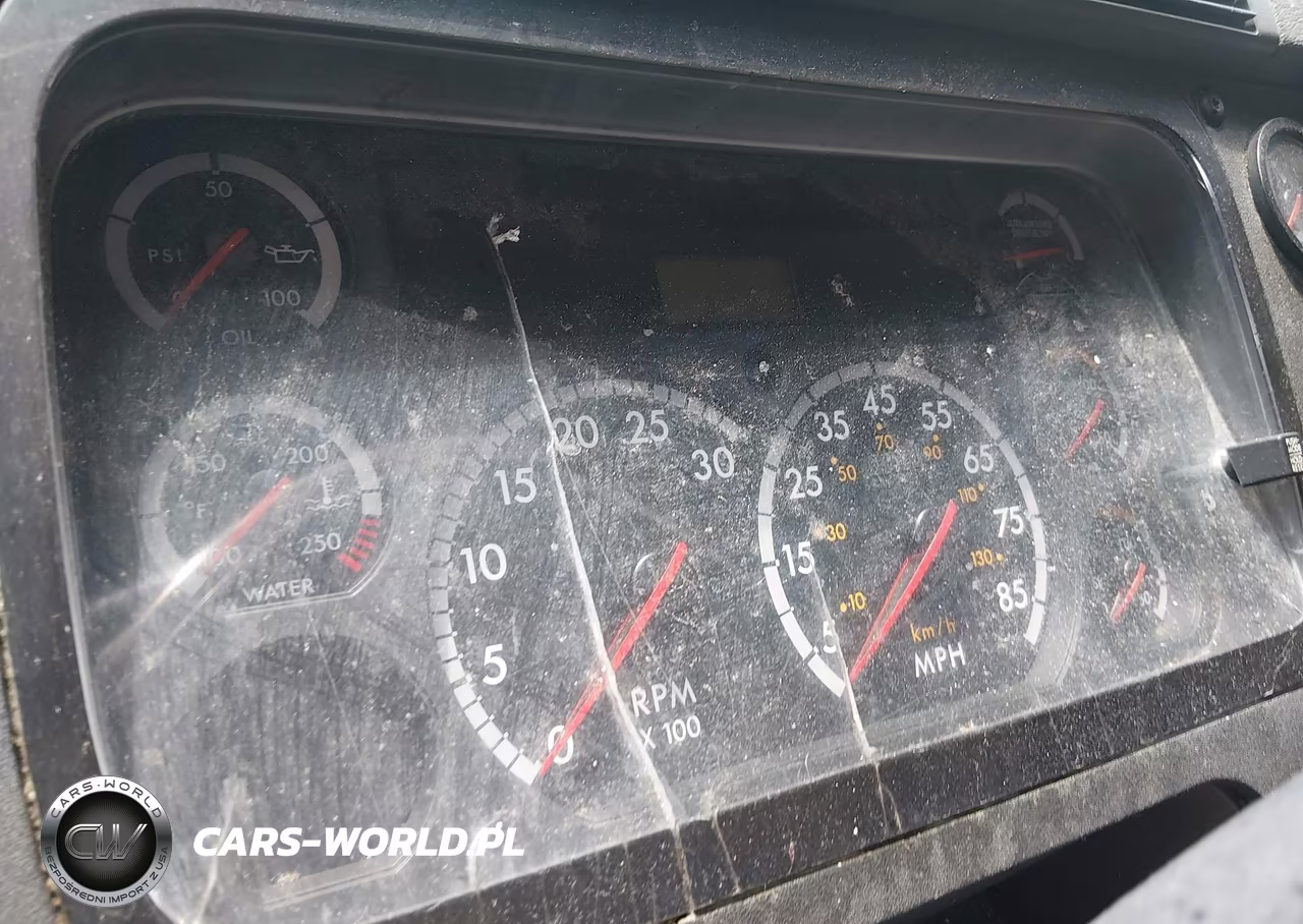 2015 Freightliner Cascadia 125 VIN:3AKGGLBG1FSGS4659 - 1