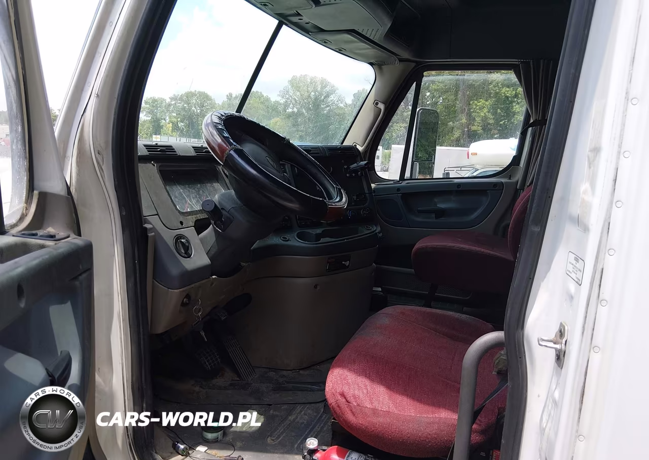 2015 Freightliner Cascadia 125 VIN:3AKGGLBG1FSGS4659 - 3