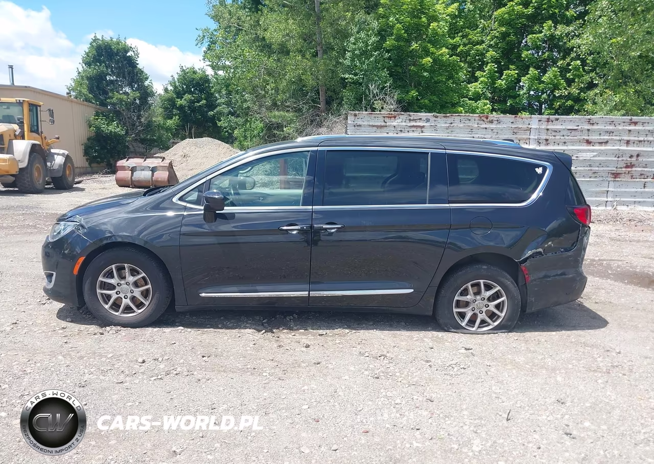2020 Chrysler Pacifica Touring L VIN:2C4RC1BG7LR106941 - 14