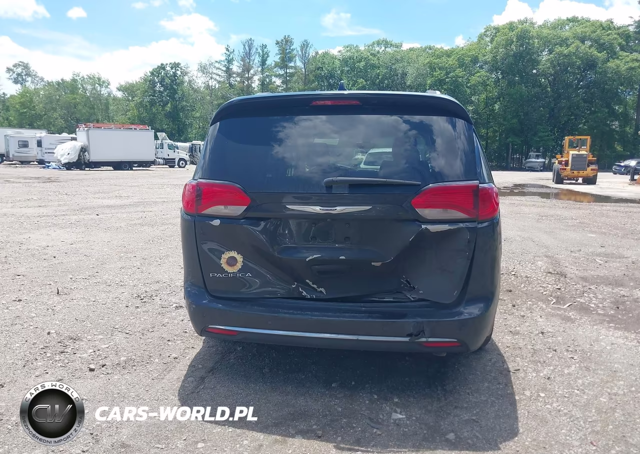 2020 Chrysler Pacifica Touring L VIN:2C4RC1BG7LR106941 - 16