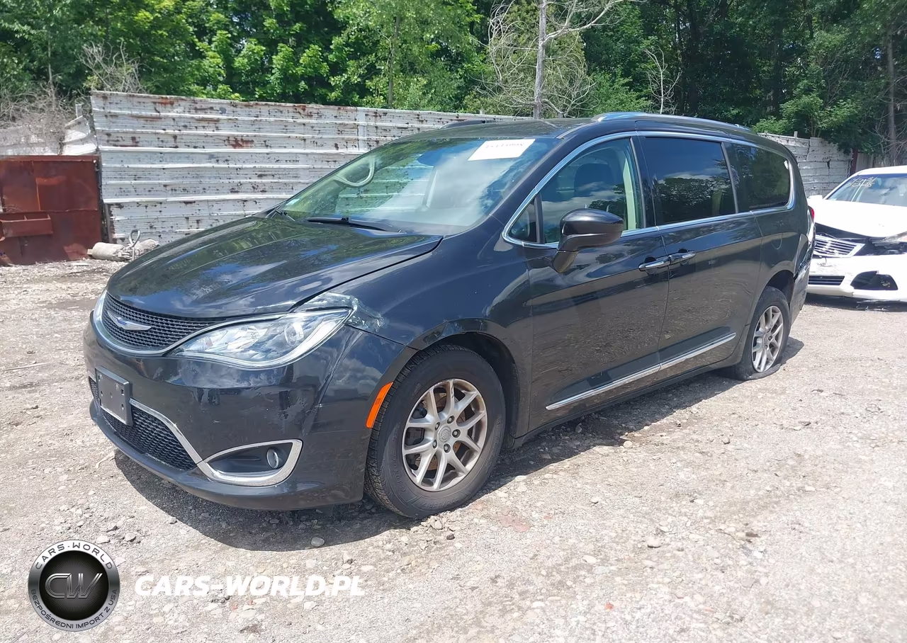 2020 Chrysler Pacifica Touring L VIN:2C4RC1BG7LR106941 - 2