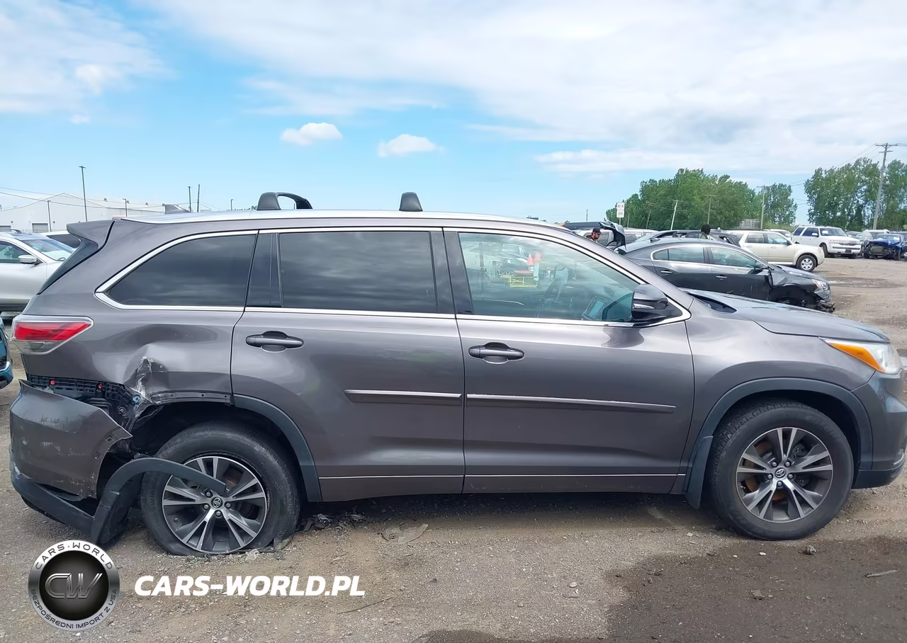 2015 Toyota Highlander Limited V6 VIN:5TDYKRFH1FS106705 - 13