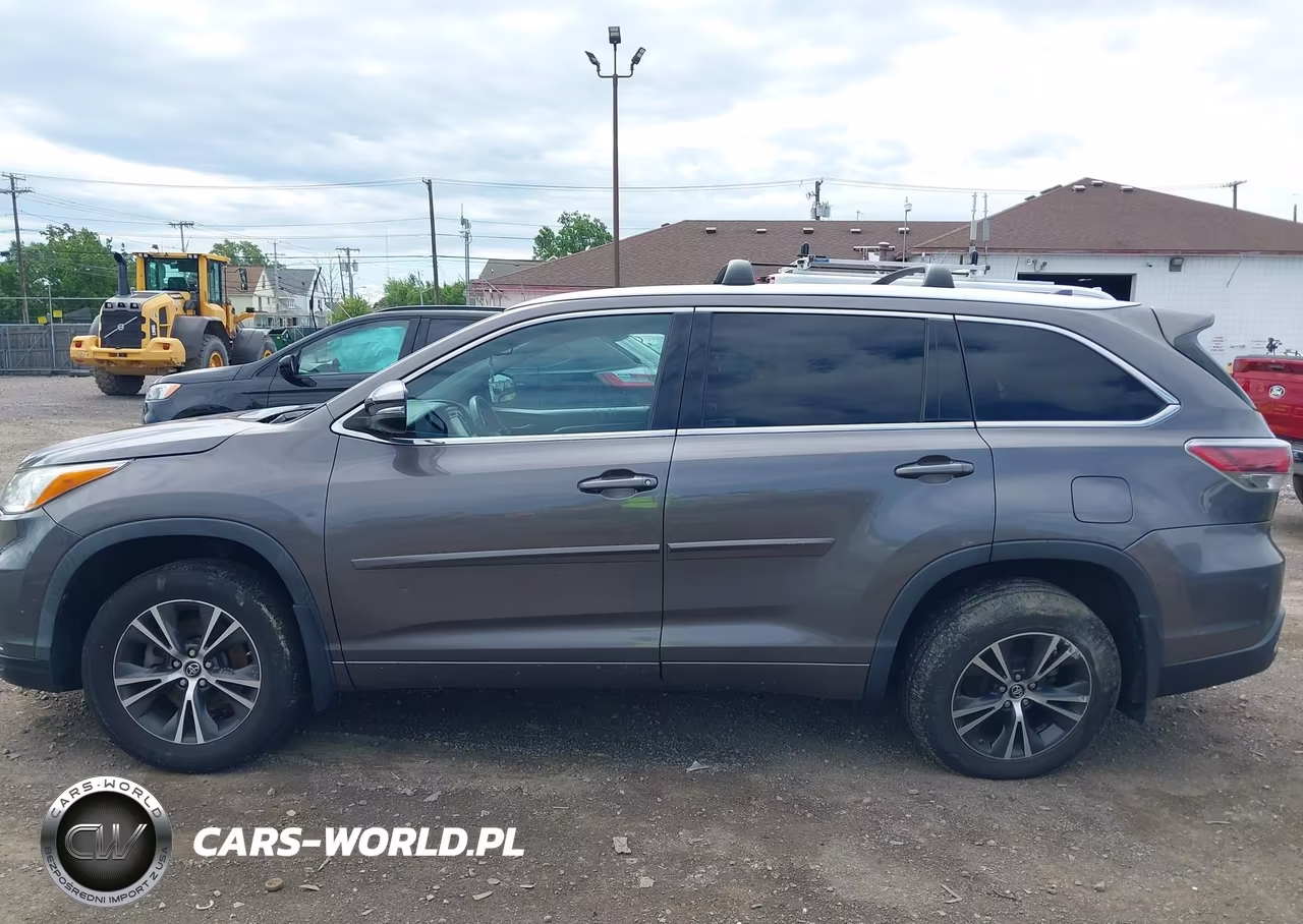 2015 Toyota Highlander Limited V6 VIN:5TDYKRFH1FS106705 - 14