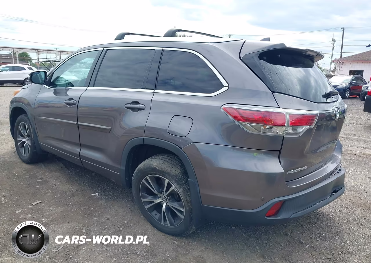 2015 Toyota Highlander Limited V6 VIN:5TDYKRFH1FS106705 - 3