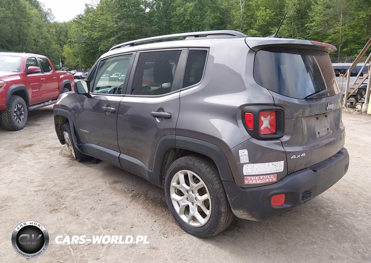 2017 Jeep Renegade Latitude 4X4 VIN:ZACCJBBB5HPG15587 - 3