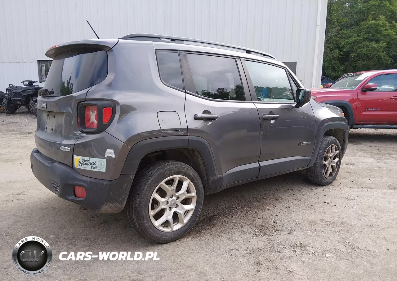 2017 Jeep Renegade Latitude 4X4 VIN:ZACCJBBB5HPG15587 - 4