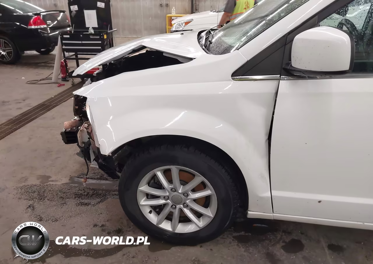 2019 Dodge Grand Caravan Sxt VIN:2C4RDGCG5KR723834 - 18