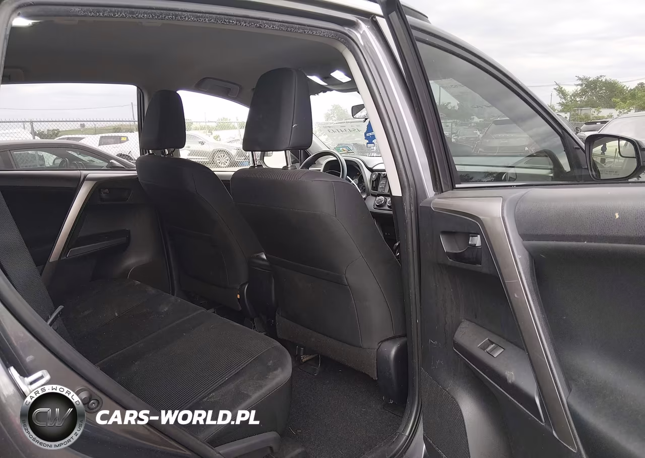 2018 Toyota Rav4 Le VIN:JTMBFREVXJJ725729 - 8