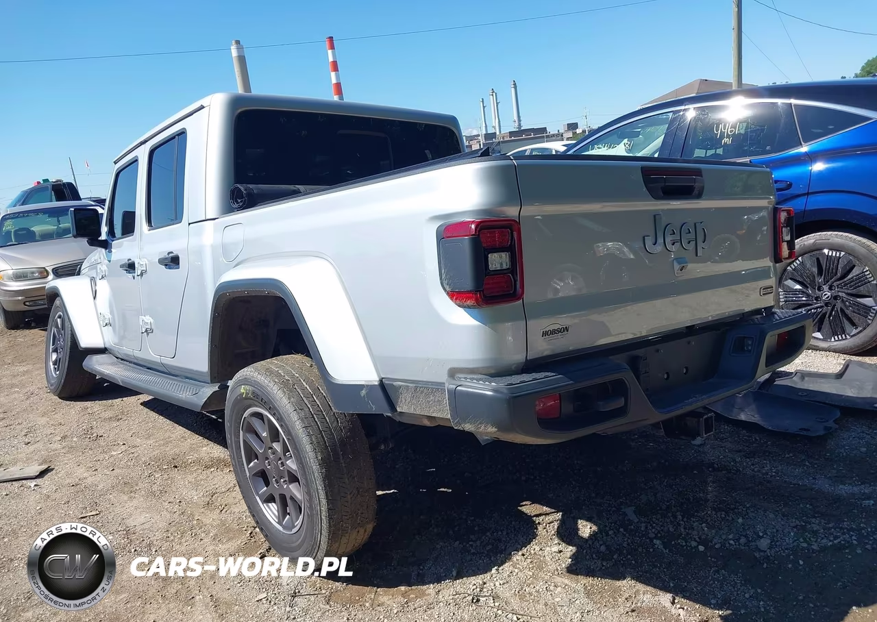 2022 Jeep Gladiator Overland 4X4 VIN:1C6HJTFG6NL163626 - 3