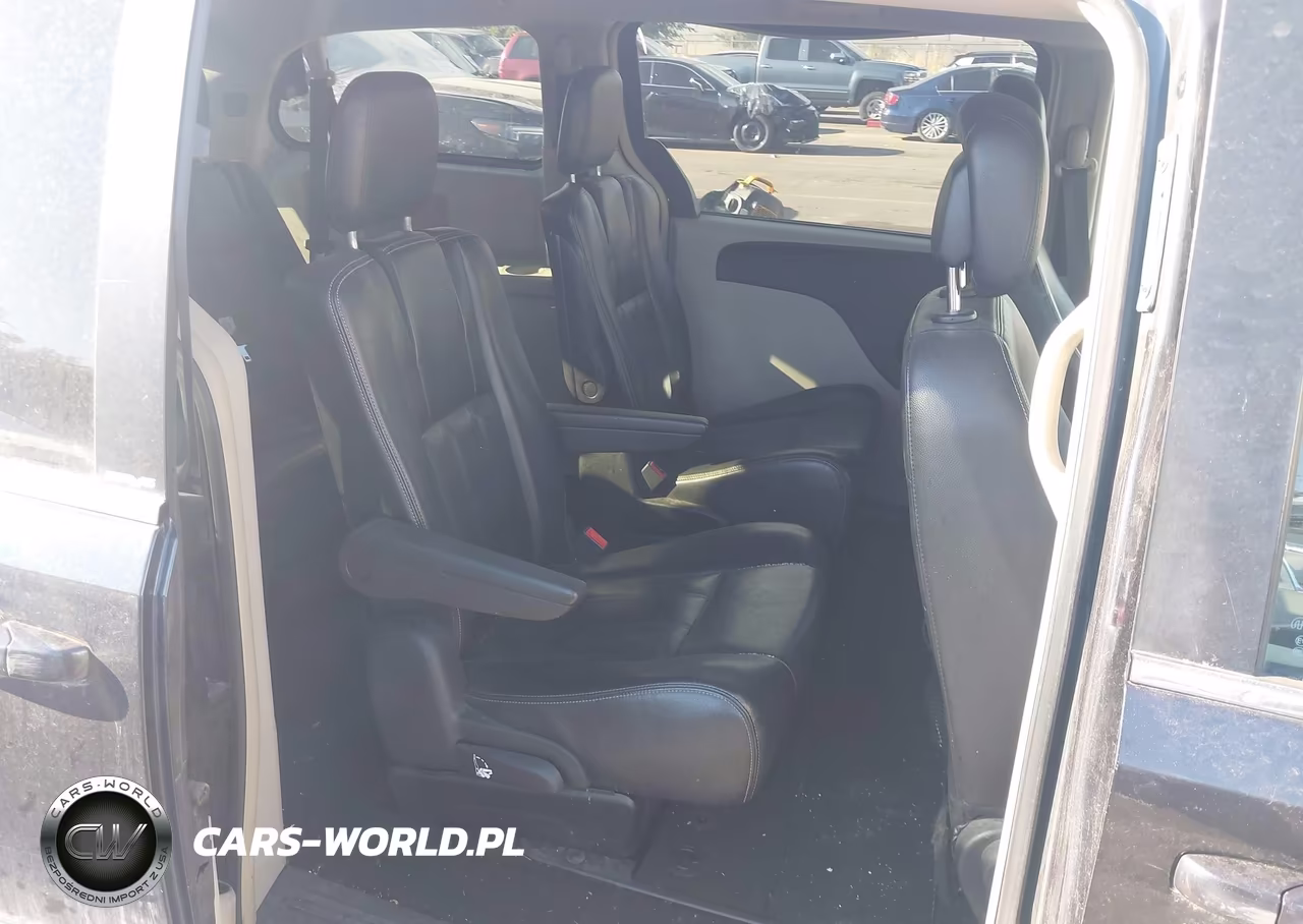 2013 Chrysler Town & Country Touring VIN:2C4RC1BG4DR743173 - 8