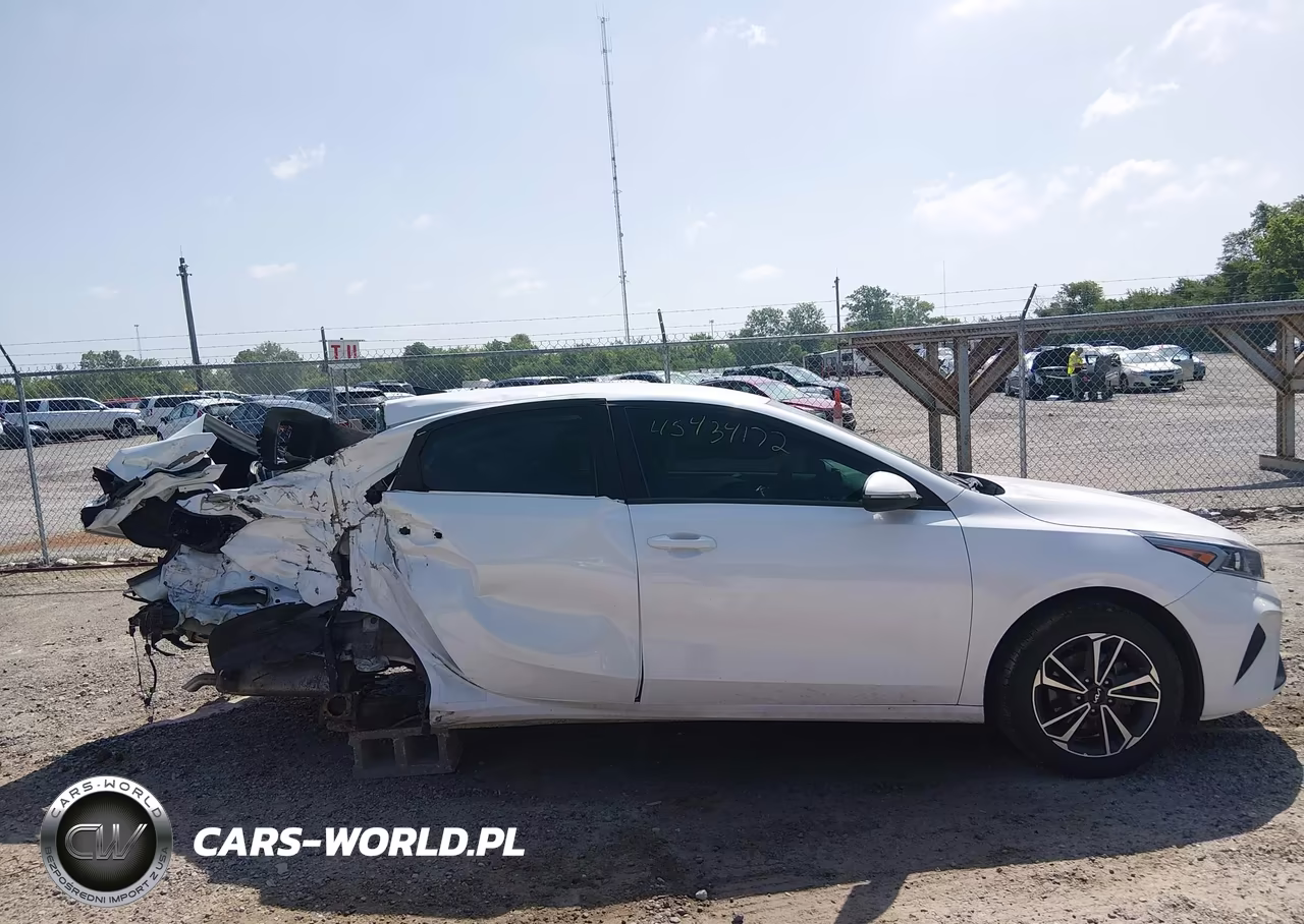 2024 Kia Forte Lxs VIN:3KPF24AD2RE837317 - 14