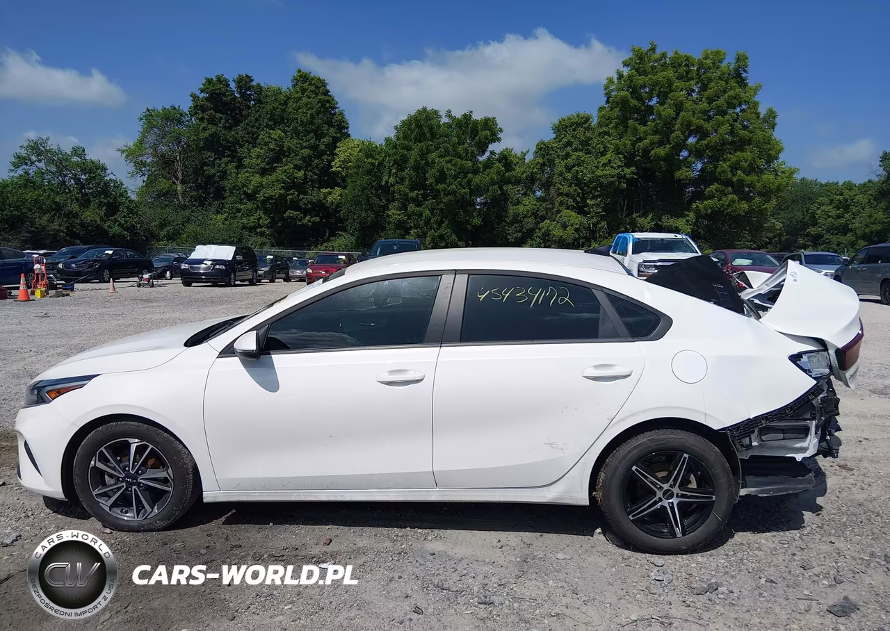 2024 Kia Forte Lxs VIN:3KPF24AD2RE837317 - 15