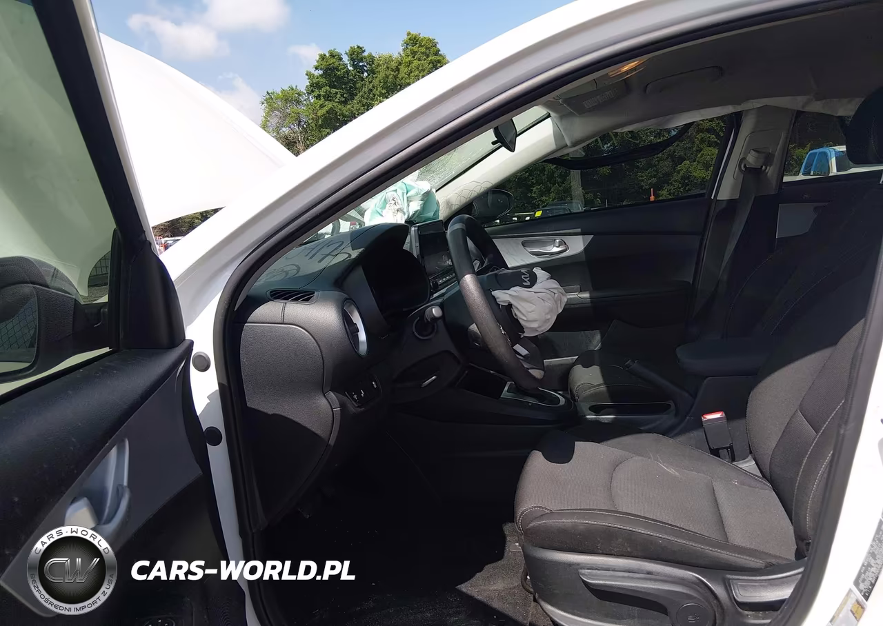 2024 Kia Forte Lxs VIN:3KPF24AD2RE837317 - 5