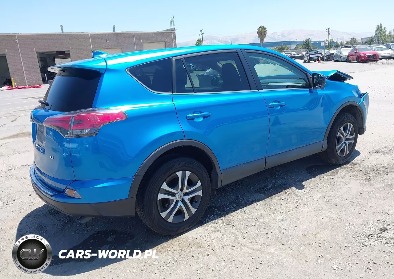 2018 Toyota Rav4 Le VIN:2T3ZFREV3JW440306 - 4