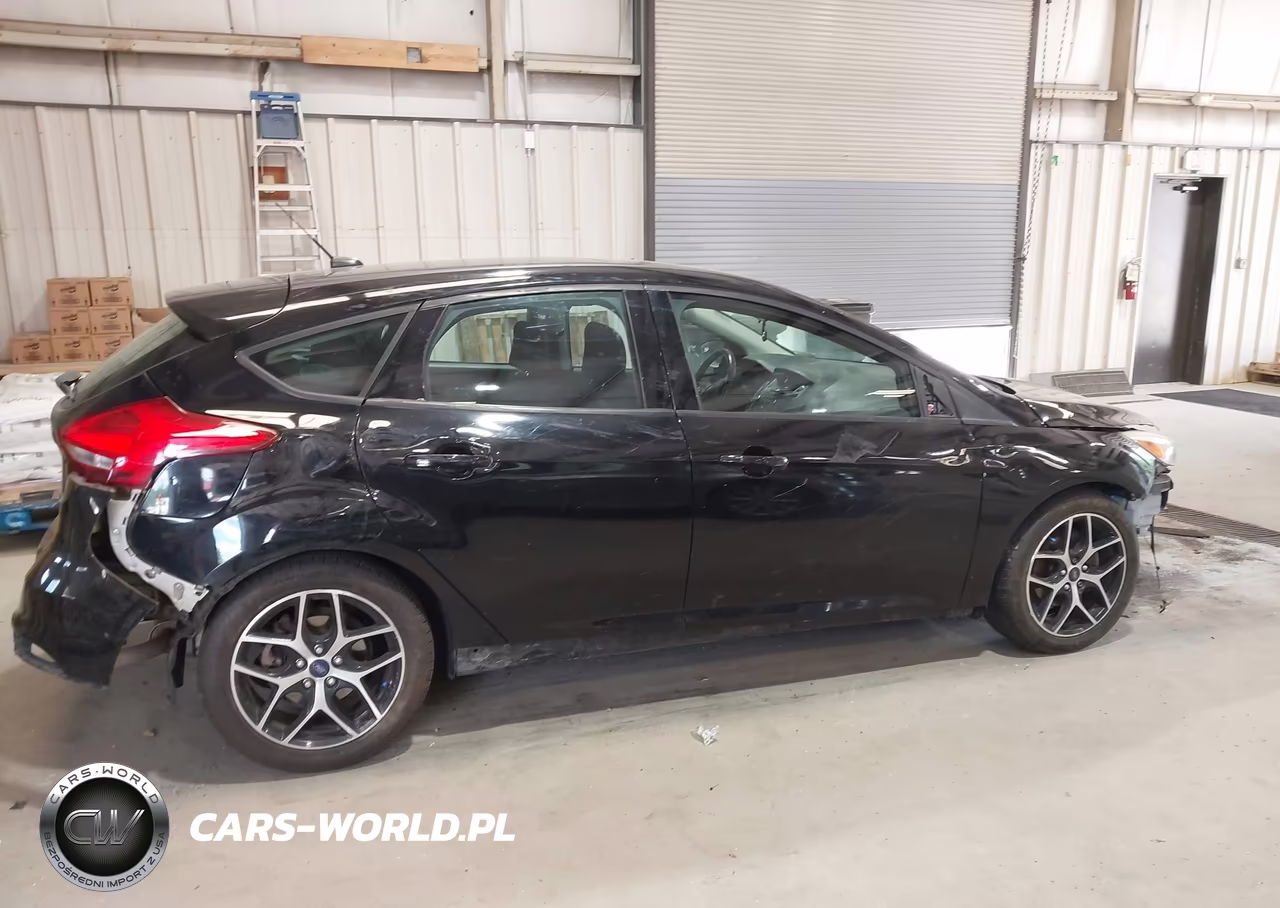 2016 Ford Focus Se VIN:1FADP3K29GL355468 - 14