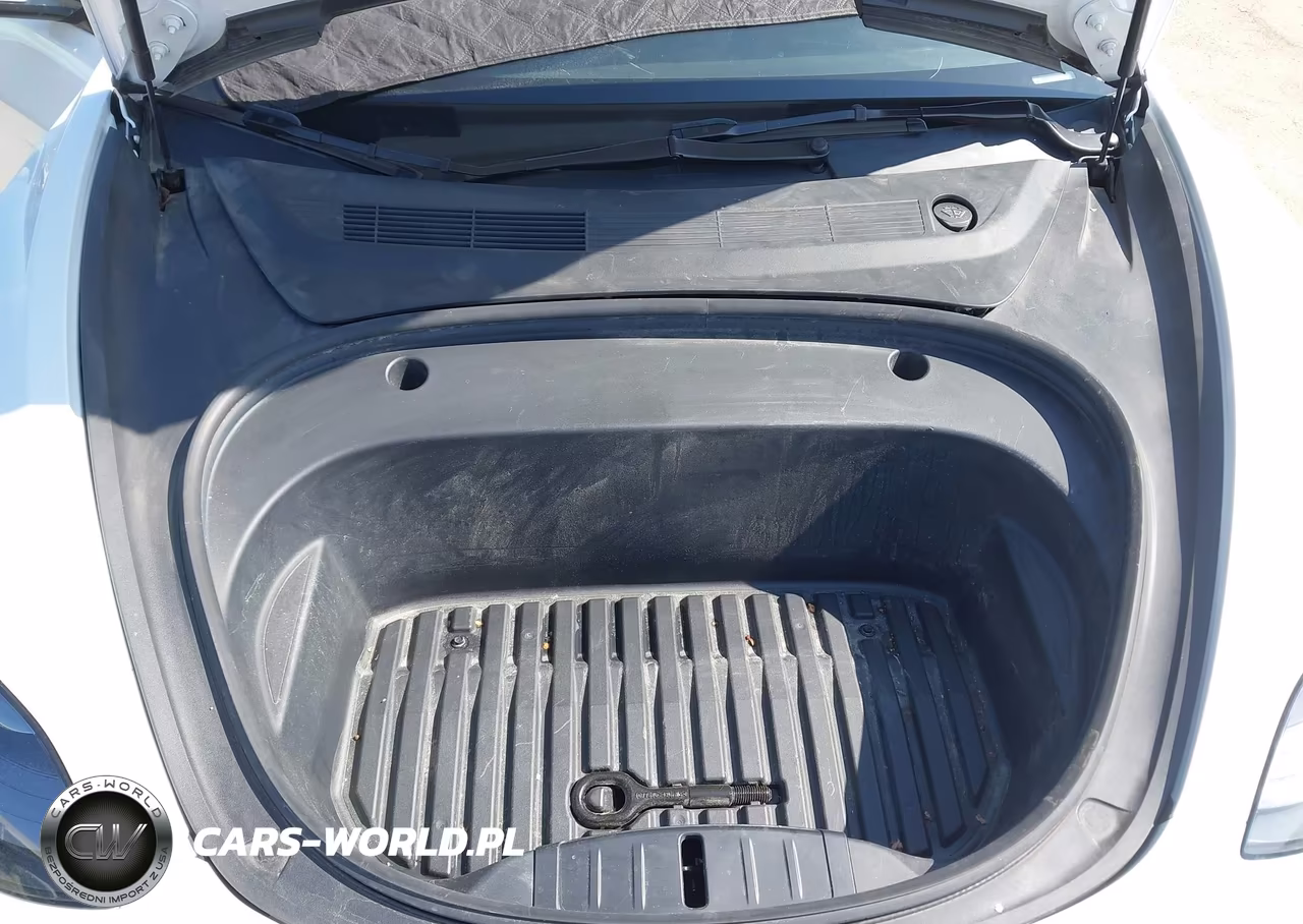 2023 Tesla Model 3 VIN:5YJ3E1EA7PF550703 - 10