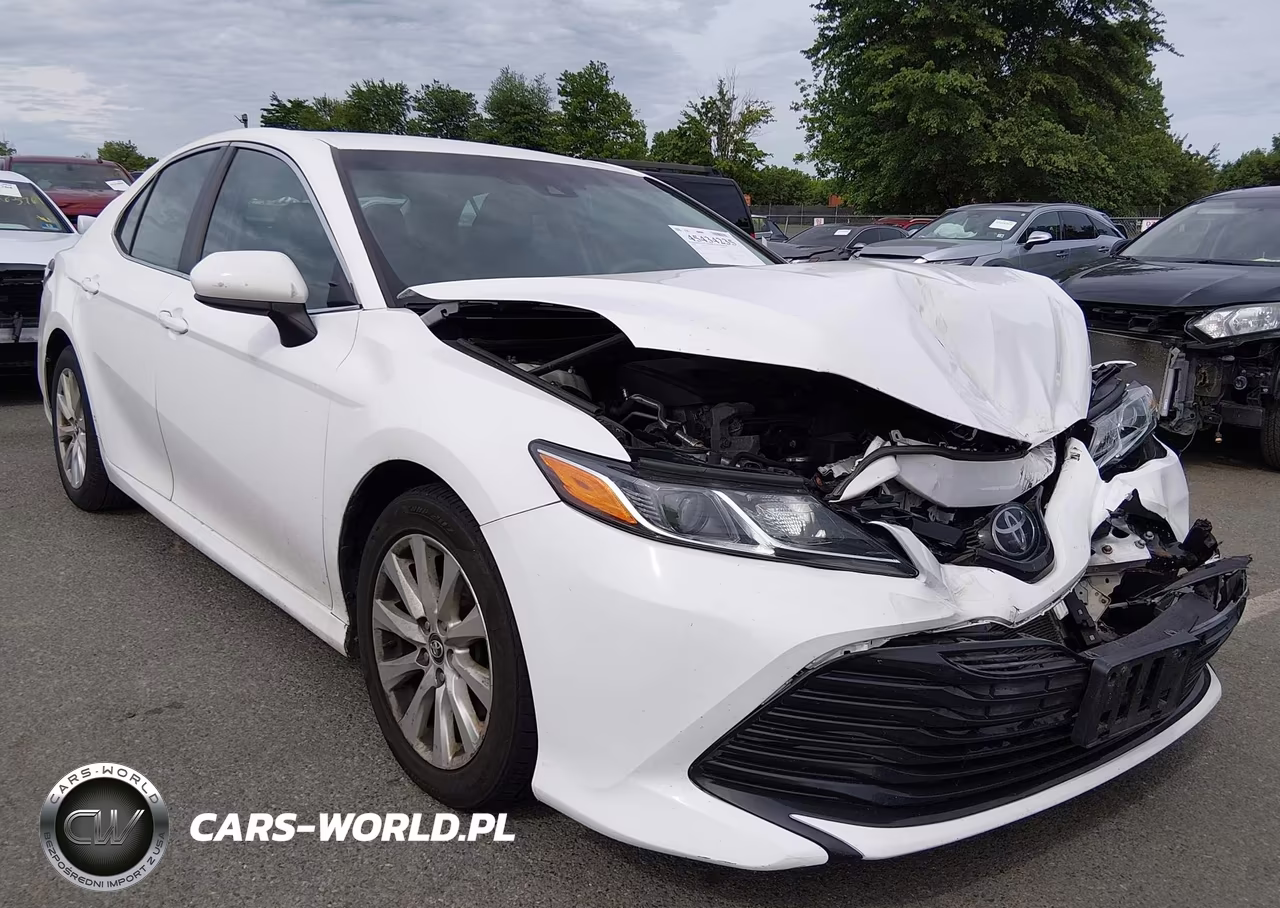 2018 Toyota Camry Le – zdjęcie 1 z 16
