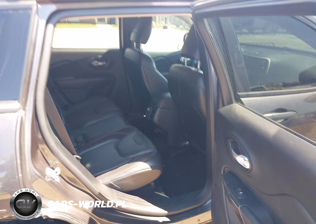 2016 Jeep Cherokee Trailhawk VIN:1C4PJMBS6GW163177 - 8