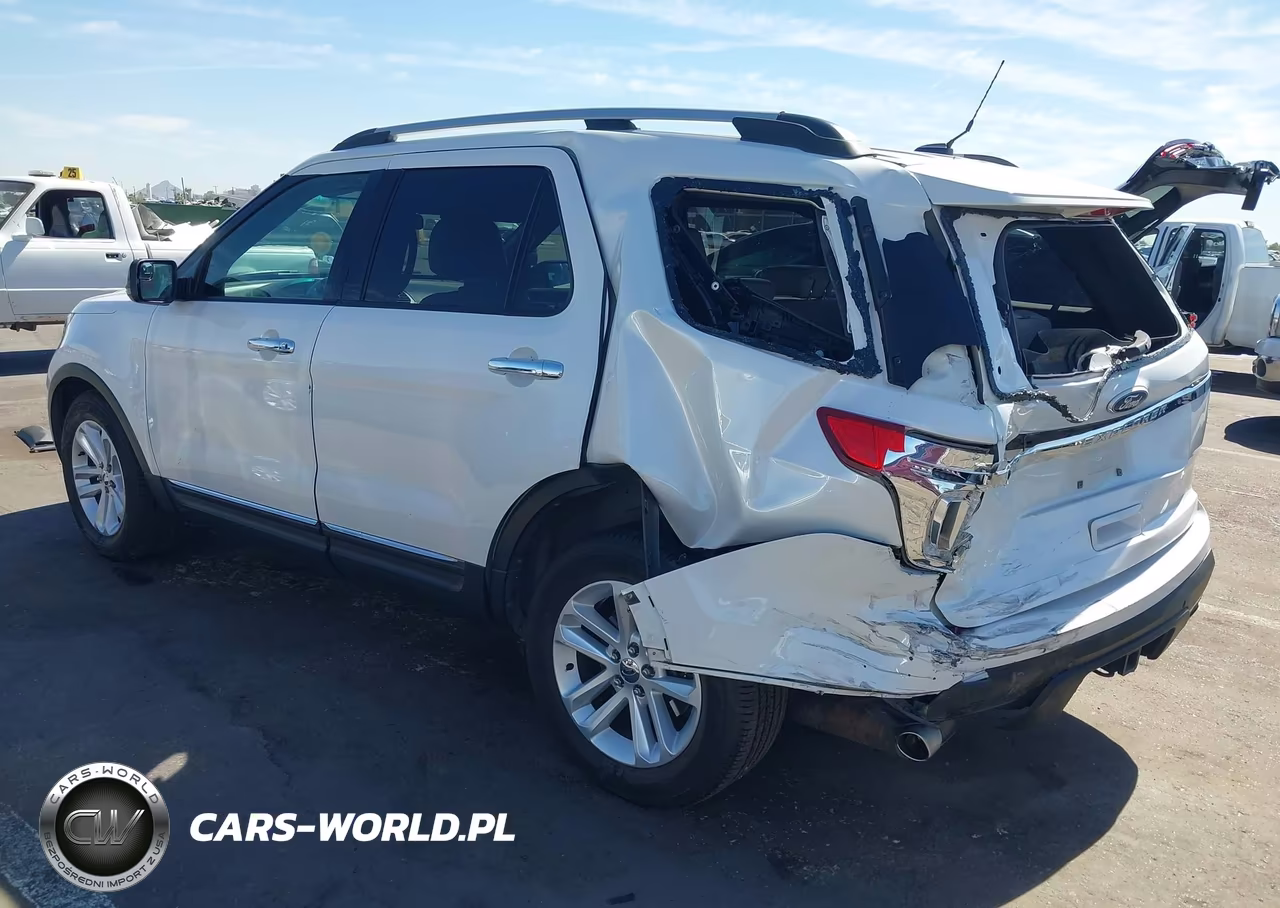 2011 Ford Explorer Xlt VIN:1FMHK7D8XBGA27024 - 3