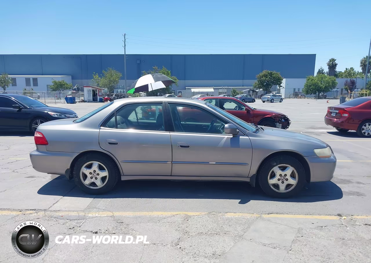 2000 Honda Accord 3.0 Ex VIN:1HGCG1659YA077121 - 13