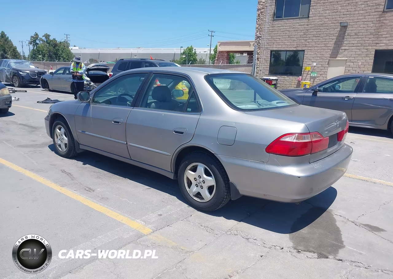 2000 Honda Accord 3.0 Ex VIN:1HGCG1659YA077121 - 3