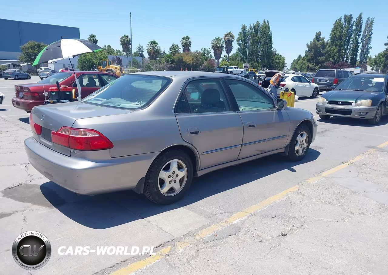 2000 Honda Accord 3.0 Ex VIN:1HGCG1659YA077121 - 4