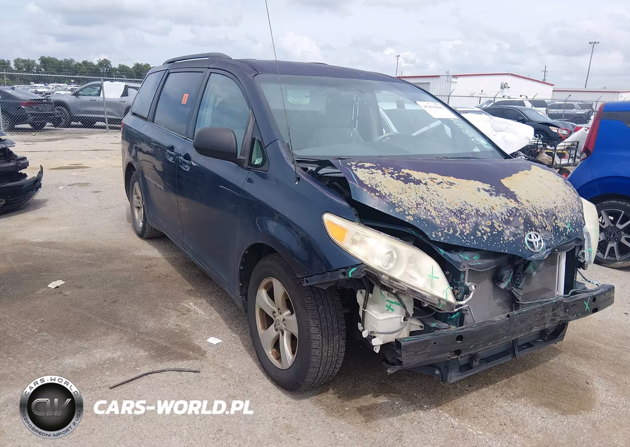 2011 Toyota Sienna Le V6 – zdjęcie 1 z 16