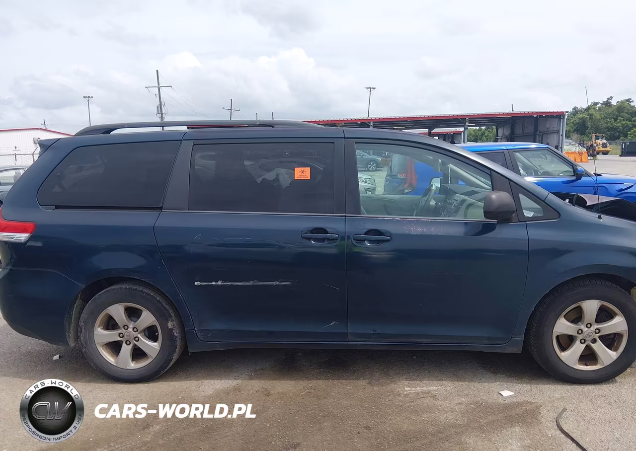 2011 Toyota Sienna Le V6 VIN:5TDKK3DC8BS069284 - 13